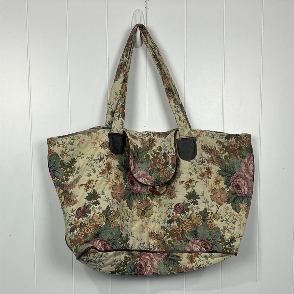 J. Ashmore Boston Floral Tapestry Bag 2 Faux Leather Handles Toggle Close EUC